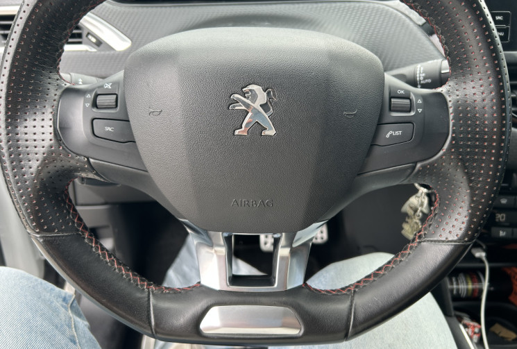 Peugeot 208 (2) 1.2 PURETECH 110 Ch S&S GT LINE * DISTRIBUTION NEUVE PEUGEOT * CAMERA * CARPLAY