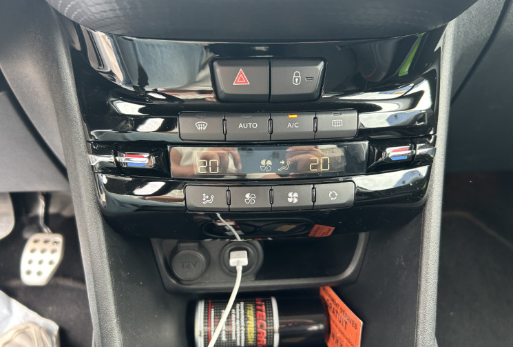 Peugeot 208 (2) 1.2 PURETECH 110 Ch S&S GT LINE * DISTRIBUTION NEUVE PEUGEOT * CAMERA * CARPLAY