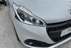 Peugeot 208 (2) 1.2 PURETECH 110 Ch S&S GT LINE * DISTRIBUTION NEUVE PEUGEOT * CAMERA * CARPLAY