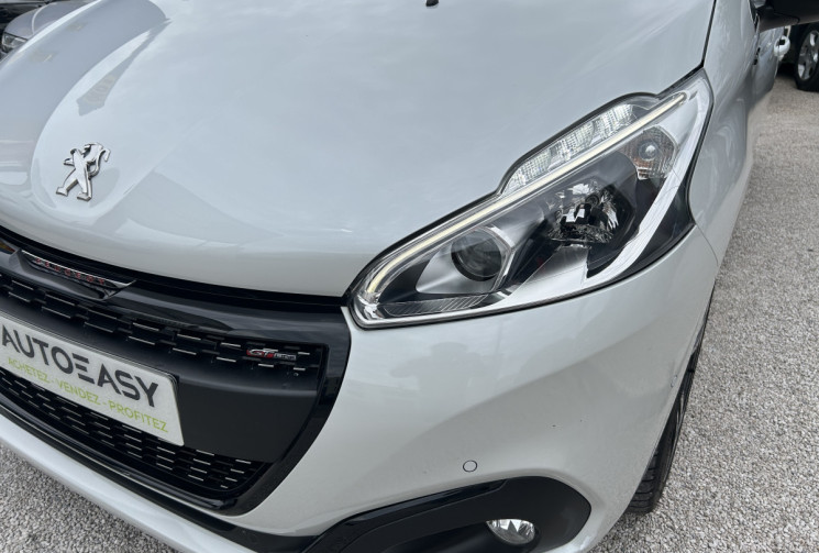 Peugeot 208 (2) 1.2 PURETECH 110 Ch S&S GT LINE * DISTRIBUTION NEUVE PEUGEOT * CAMERA * CARPLAY
