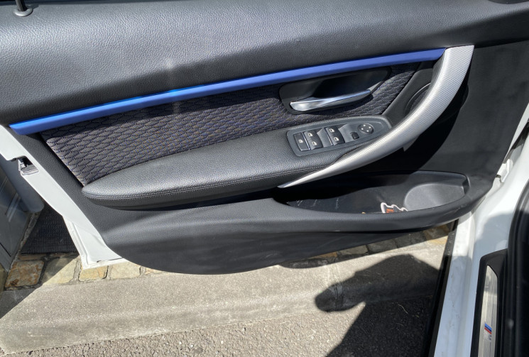 BMW Série 3  (F30) LCI 318i 1.5 136 cv
