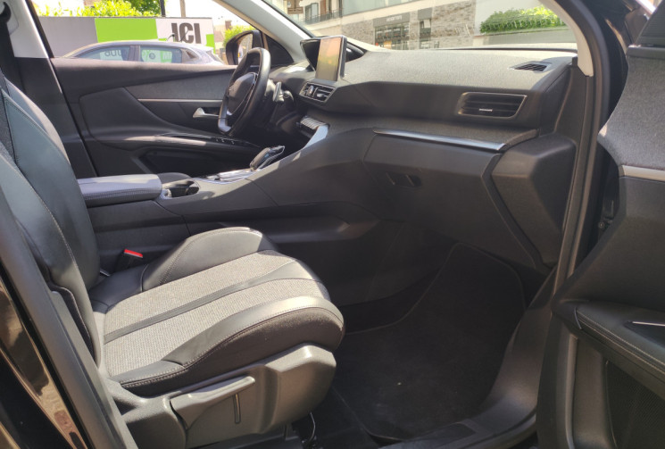 Peugeot 3008 II /  1.2  / EAT8  130 cv Boîte auto