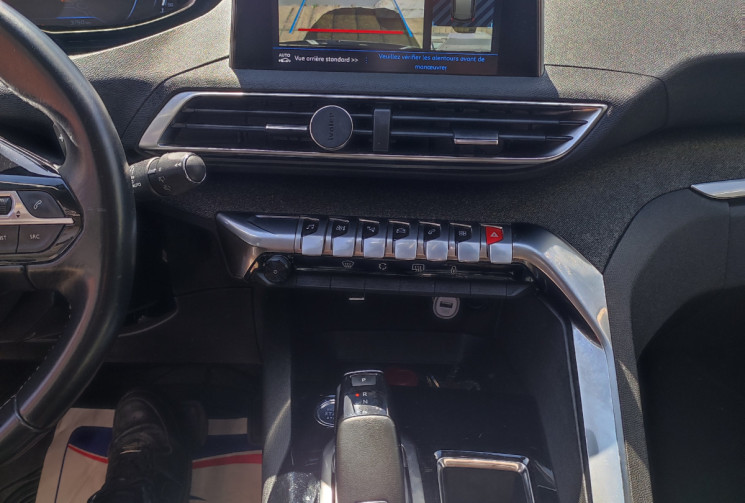 Peugeot 3008 II /  1.2  / EAT8  130 cv Boîte auto