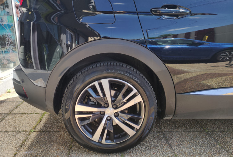 Peugeot 3008 II /  1.2  / EAT8  130 cv Boîte auto