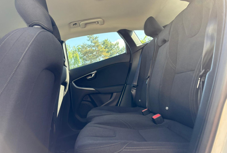 Volvo V40 D2  115 CV BUSINESS 125000KM  GARANTIE 12 MOIS 