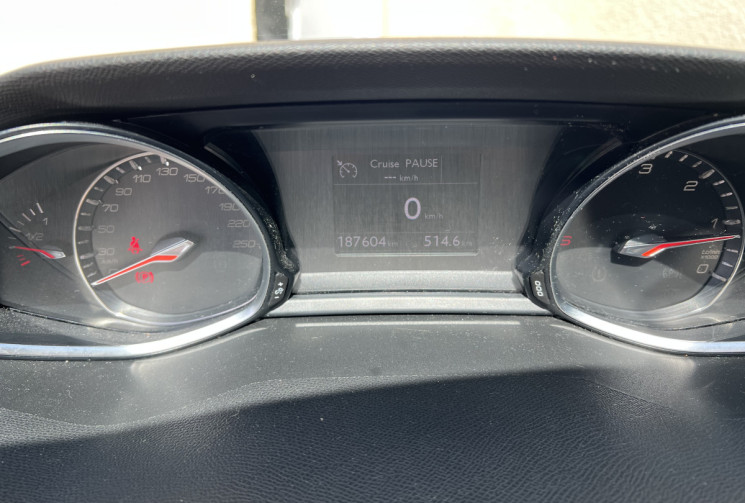 Peugeot 308 II (T9) 1.6 e-HDi S&S 115CH FÉLINE