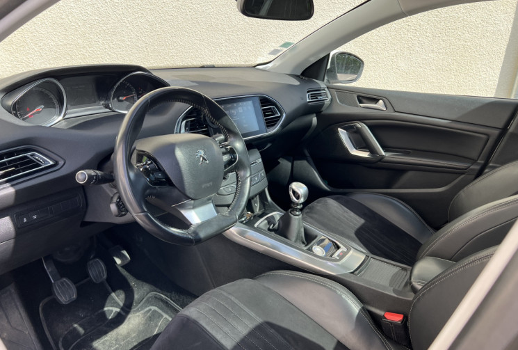 Peugeot 308 II (T9) 1.6 e-HDi S&S 115CH FÉLINE