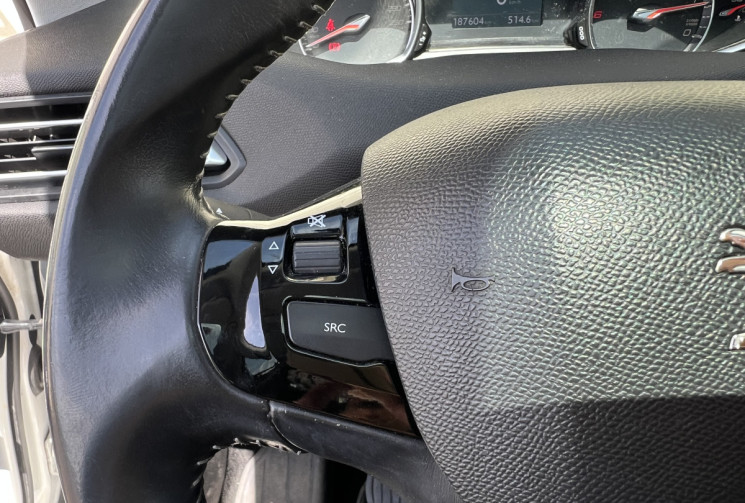 Peugeot 308 II (T9) 1.6 e-HDi S&S 115CH FÉLINE