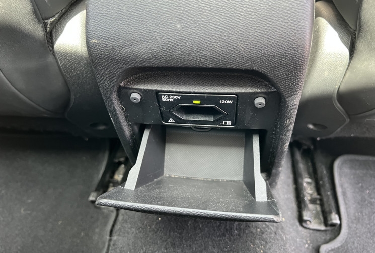 Peugeot 308 II (T9) 1.6 e-HDi S&S 115CH FÉLINE