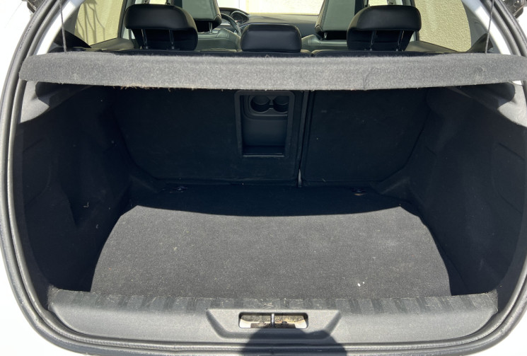 Peugeot 308 II (T9) 1.6 e-HDi S&S 115CH FÉLINE