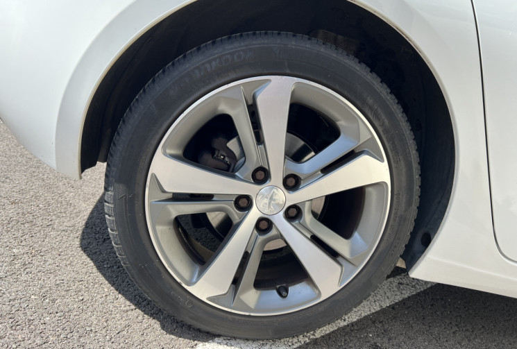 Peugeot 308 II (T9) 1.6 e-HDi S&S 115CH FÉLINE