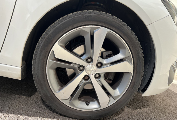 Peugeot 308 II (T9) 1.6 e-HDi S&S 115CH FÉLINE