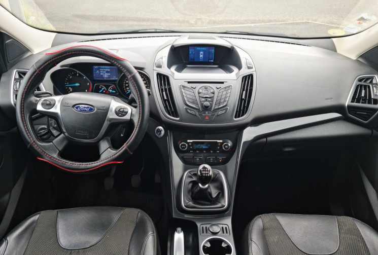 Ford Kuga 2.0 tdci140 ch titanium 