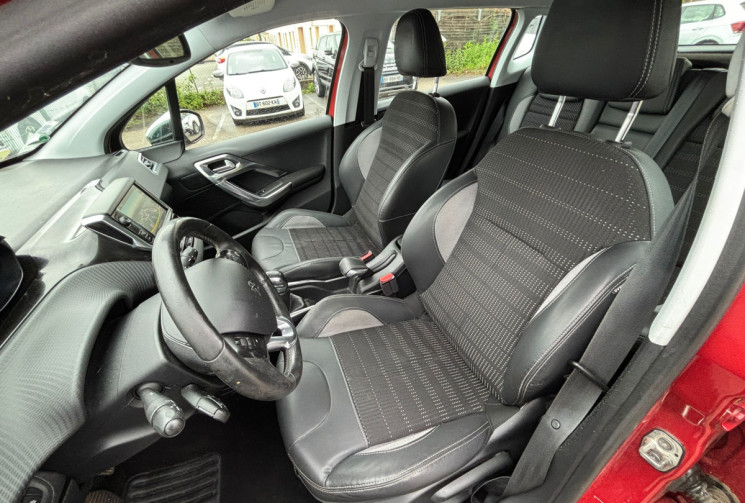 Peugeot 2008 1.6 e-HDI / 92 CH / ALLURE