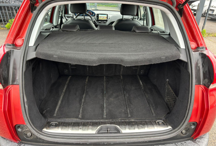 Peugeot 2008 1.6 e-HDI / 92 CH / ALLURE