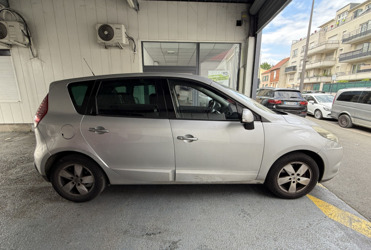 Renault Scénic III 1.5 DCi 105 DINAMIQUE 