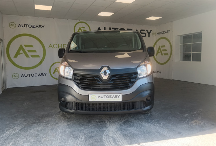 Renault Trafic 4 PORTES 1.6 dCi 120cv / MOTEUR CHAINE / 6 PLACES / ENTRETIEN COMPLET / GARANTIE 6M