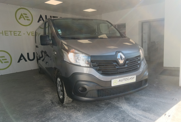 Renault Trafic 4 PORTES 1.6 dCi 120cv / MOTEUR CHAINE / 6 PLACES / ENTRETIEN COMPLET / GARANTIE 6M