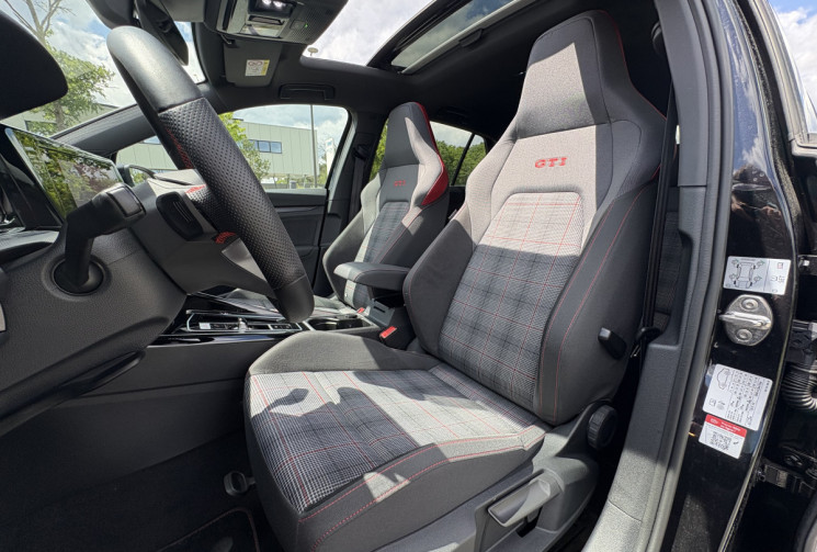 Volkswagen Golf GTI 245 cv GARANTIE VOLKSWAGEN 09/2027 * Full Options
