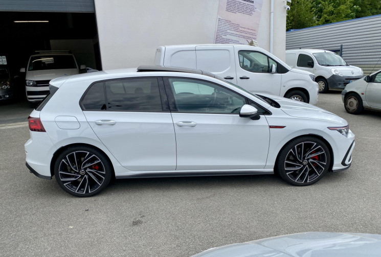 Volkswagen Golf VIII Hatchback GTI 2.0 TSi DSG7 245 CV 