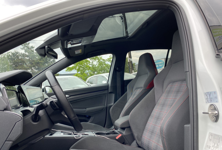 Volkswagen Golf VIII Hatchback GTI 2.0 TSi DSG7 245 CV 