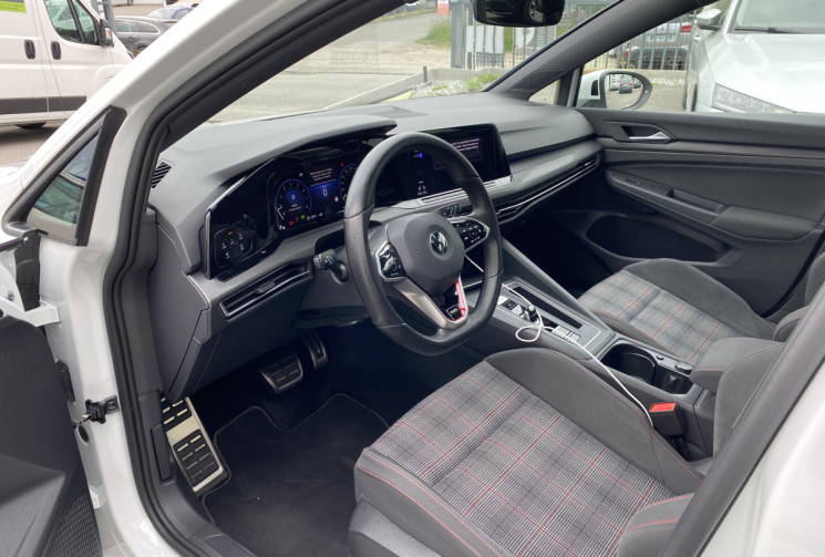 Volkswagen Golf VIII Hatchback GTI 2.0 TSi DSG7 245 CV 