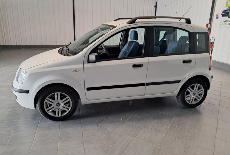 FIAT Panda EMOTION - DUALOGIC BVA - 1.2 i 60 - TBE - GARANTIE - ENTRETIEN
