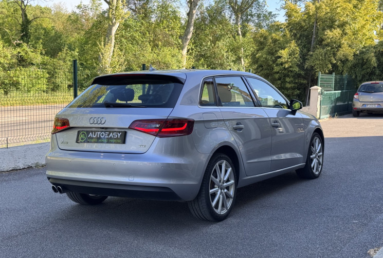Audi A3 SPORTBACK 2.0 TDi 150 S-Tronic 6 Ambition Luxe / Camera / Cuir / Xenon