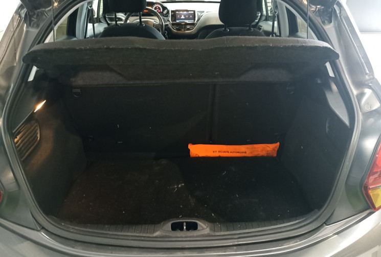Peugeot 208 1.2 PURETECH ALLURE 82CH DISTRIBUTION NEUVE GARANTIE 6 MOIS