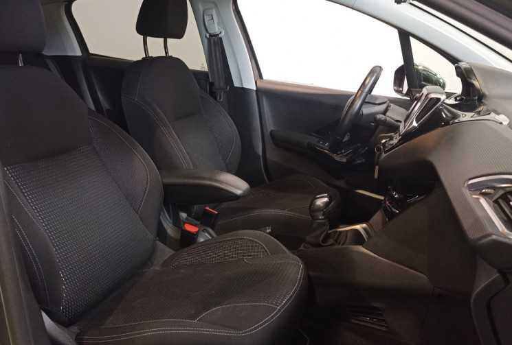 Peugeot 208 1.2 PURETECH ALLURE 82CH DISTRIBUTION NEUVE GARANTIE 6 MOIS