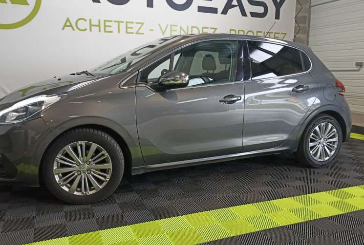 Peugeot 208 1.2 PURETECH ALLURE 82CH DISTRIBUTION NEUVE GARANTIE 6 MOIS