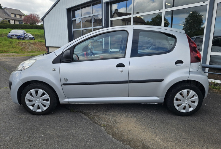 Peugeot 107 1.0 68 SERIE 64 5P
