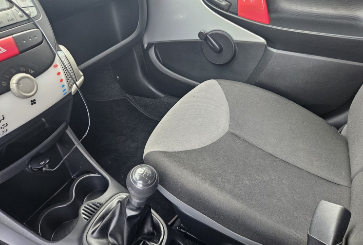 Peugeot 107 1.0 68 SERIE 64 5P