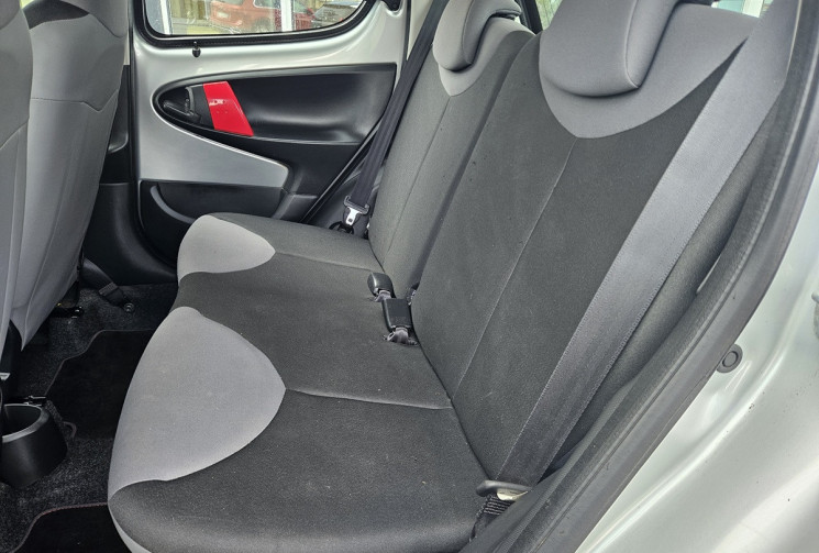 Peugeot 107 1.0 68 SERIE 64 5P