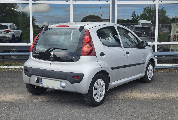 Peugeot 107 1.0 68 SERIE 64 5P