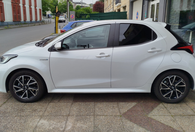 Toyota Yaris Design 1.5 VVTI 12V 116 HSD Hybrid E-CVT