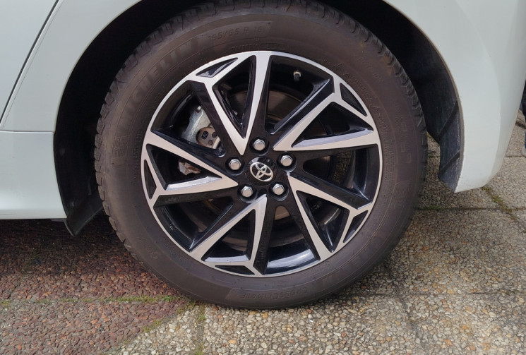 Toyota Yaris Design 1.5 VVTI 12V 116 HSD Hybrid E-CVT/ SUIVI TOYOTA
