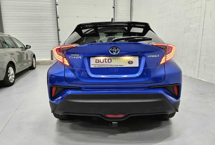 Toyota C-HR 122 cv Graphic  E-CVT / attelage / suivi toyota