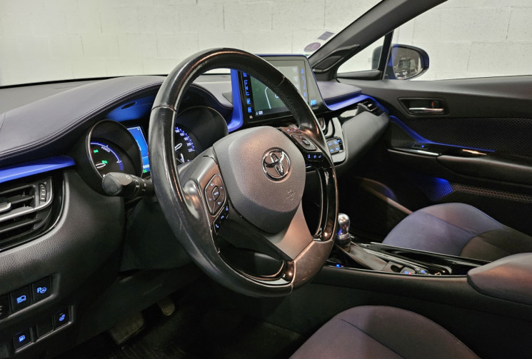Toyota C-HR 122 cv Graphic  E-CVT / attelage / suivi toyota