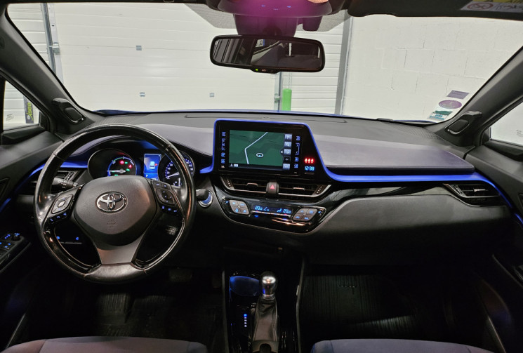 Toyota C-HR 122 cv Graphic  E-CVT / attelage / suivi toyota
