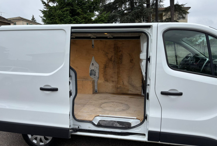 Renault Trafic L1H1 1.6 dCi 120 ch / CONFORT / 11658HT