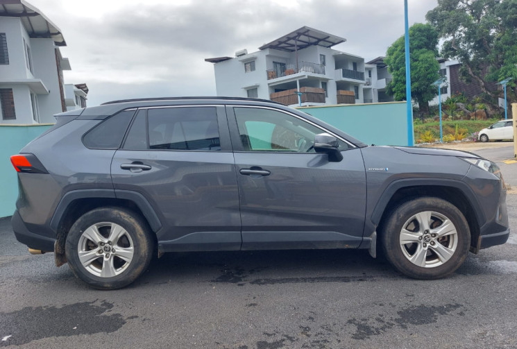 Toyota RAV4 V 2.5 VVT-iE 16V 222 Hybrid AWD-I E-CVT 177 cv Boîte auto