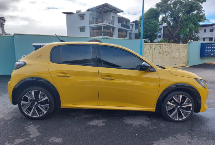 Peugeot 208 II 5 Portes 1.2 PureTech 12V EAT8 S&S 130 cv Boîte auto