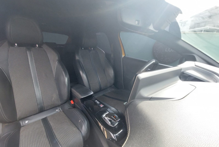 Peugeot 208 II 5 Portes 1.2 PureTech 12V EAT8 S&S 130 cv Boîte auto