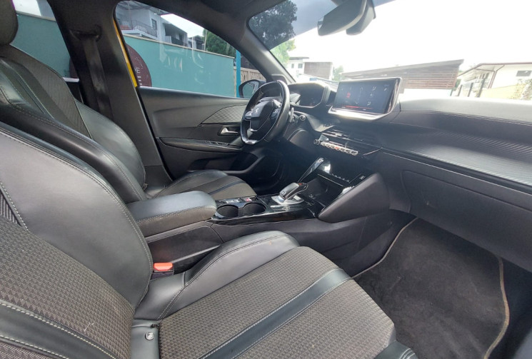 Peugeot 208 II 5 Portes 1.2 PureTech 12V EAT8 S&S 130 cv Boîte auto