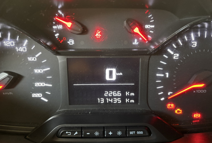 Peugeot Partner  L1 1.5 BlueHDi 16V FAP 75 cv 3 PACES NAVIGATION,CARPLAY,RADARS DE RECUL,ATTELAGE