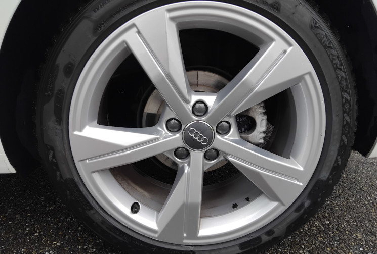 Audi A1 SPORTBACK 30 TFSi 110 CV S-line - sièges chauffants - 