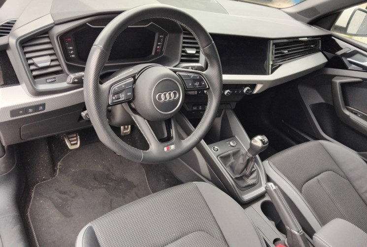 Audi A1 SPORTBACK 30 TFSi 110 CV S-line - sièges chauffants - 