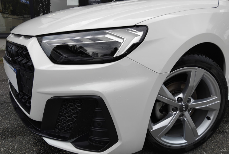 Audi A1 SPORTBACK 30 TFSi 110 CV S-line - sièges chauffants - 