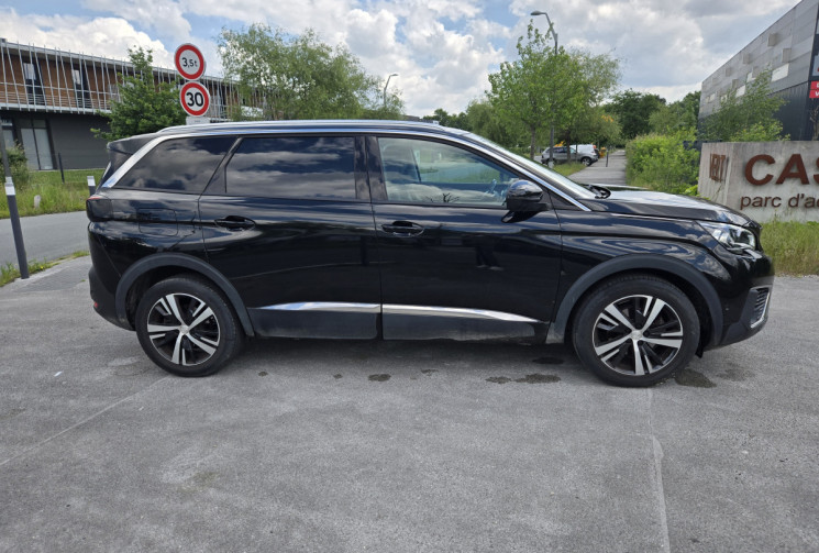 Peugeot 5008 1.2 PureTech 130ch Allure S&S * moteur neuf * Attelage * 7 places * 